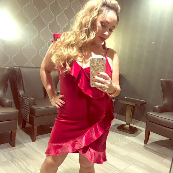 Express ruffle velvet dress - Picture 3 of 4